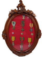 2.4/05/2025 (REF24084) MILITARY FRAME WITH MEDALS WAR 1939 1945 14/18