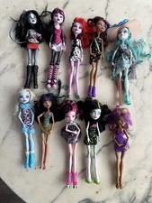 LOT DE 10 POUPEES MONSTER HIGH