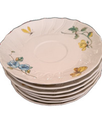 1 petite asiette ou sous tasse