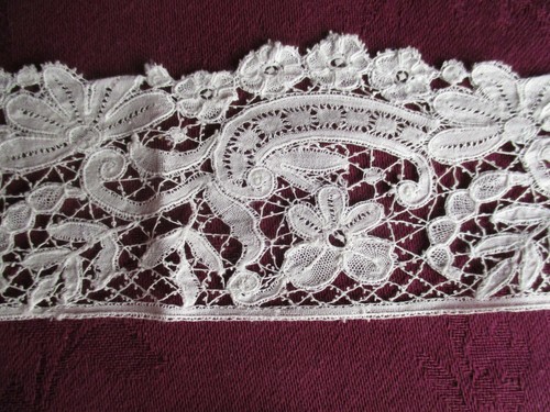 Volant dentelle aux fuseaux