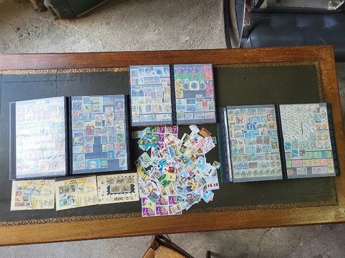 Lot albums timbres - lot,