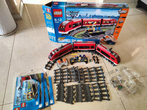 Lego city 7938 passenger train - lego,