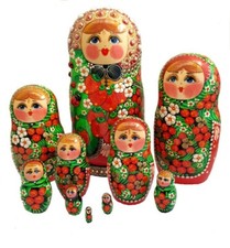 RUSSIAN DOLLS WITH