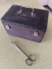 Ancienne boîte instruments