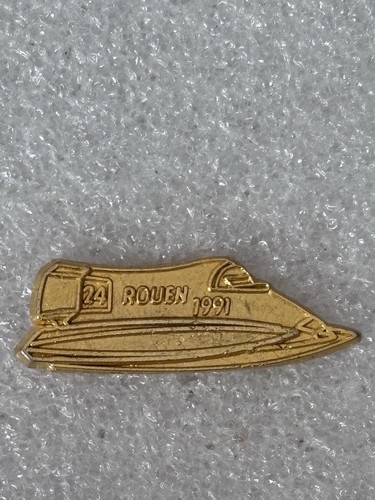 Pin dorée yacht club - yacht,