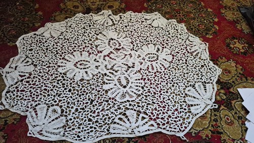 Napperon rond ancien - , crocheté