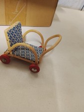 une ancienne minuscule petite