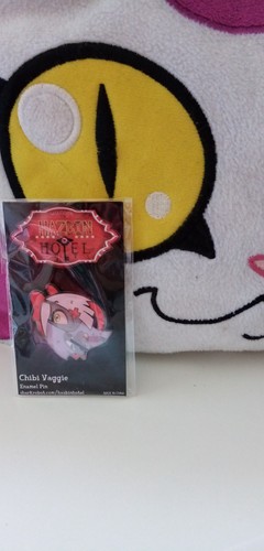 Rare official pin chibi - rare,