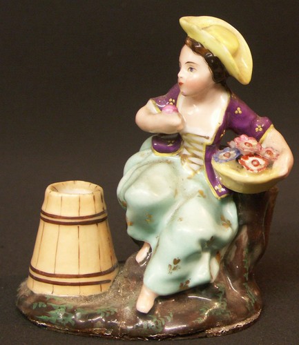 19èm élégante figurine - Élégante,