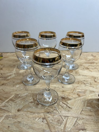 Lot verres à vins - 6,