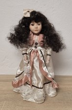 Poupée d'artiste poupée en