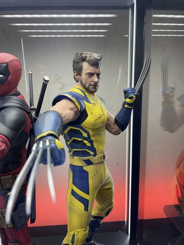 Hot toys deadpool wolverine - deadpool,