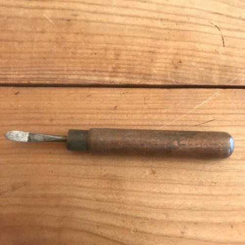 Outil ancien n66 - n66, cordonnier