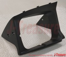 Cache garniture de phare droit