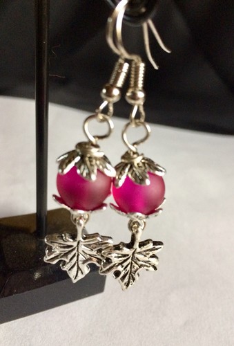 Maple leaf charm - leaf,
