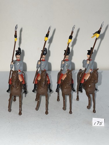Britains vintage lead soldiers - britains,