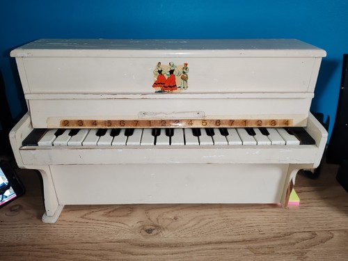 Ancien petit piano - ancien,