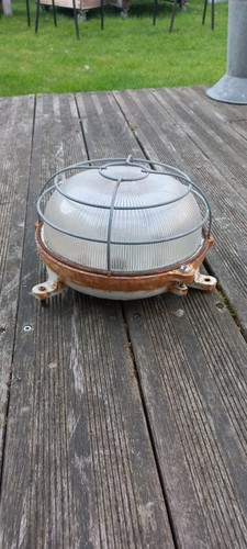 Ancienne lampe hublot applique