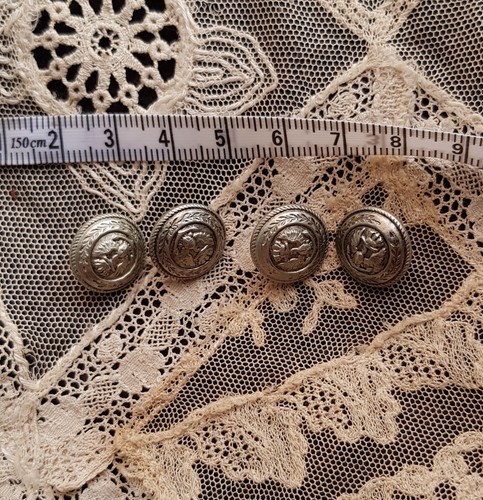 Lot boutons anciens - 4,