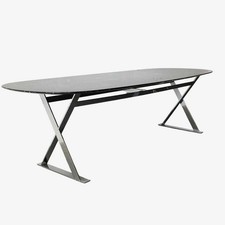 Dining table from Maxalto, Designed by Antonio Citterio