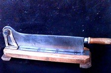 COUPE PAIN ANCIEN DE TABLE ET