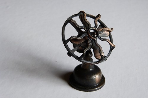 Taille crayons ancien copie - taille-crayons,