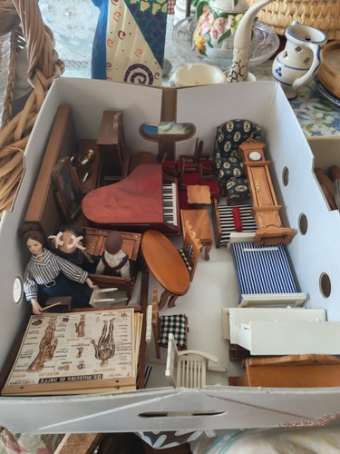 Lot meubles miniature maison