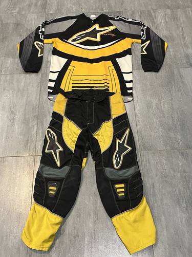 Tenue pantalon maillot - tenue,