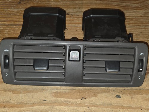 Volvo v50 grille d - volvo,