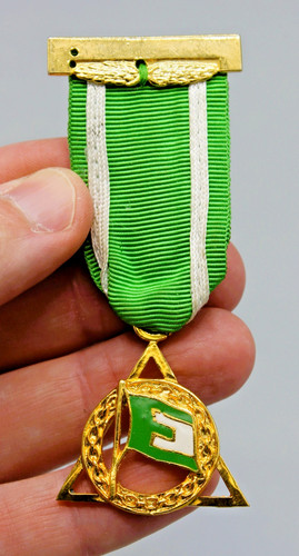 Belle medaille maconnique - belle,