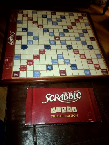 Hasbro scrabble giant deluxe - hasbro,