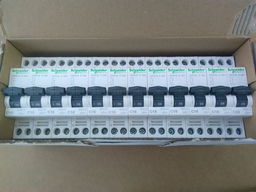 Disjoncteur idpn n 10 - 12,