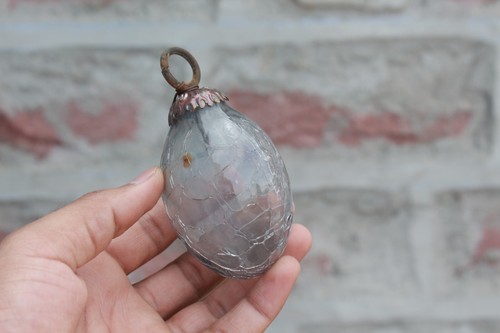 Ancienne boule forme oeuf - boule, d'oeuf