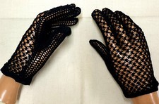 ANCIENNE PAIRE DE GANTS AU  CROCHET COULEUR NOIRE DEBUT XX COSTUME CINÉMA 