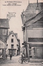 35 GLASS OLD HOUSES OF THE STREET POTTERY