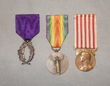 Lot 3 médailles chevalier