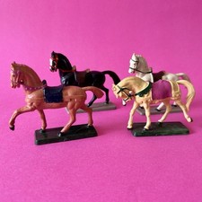 4 anciennes figurines