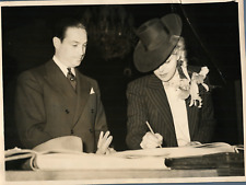 Paris, June 19, 1939, the&#039;Hungarian actress Zita Perzel marries Marcel Weil-