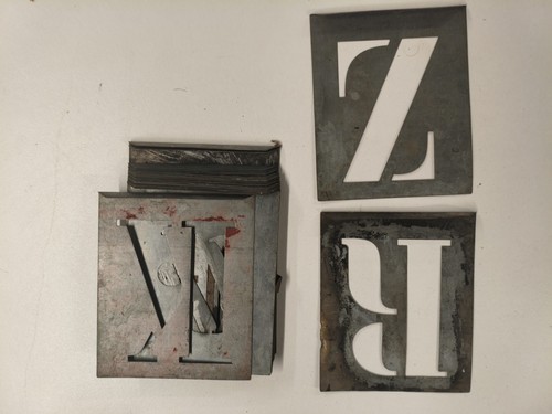 Pochoir métal lettres