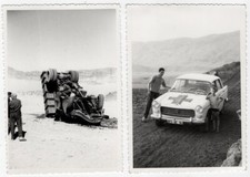 photo 2 tirages  snapshot 1960 - accident de voiture et ambulance - car Africa 