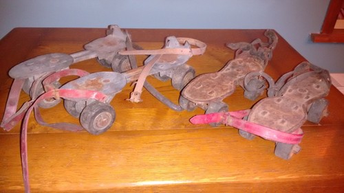 Lot paires patins - de, 2