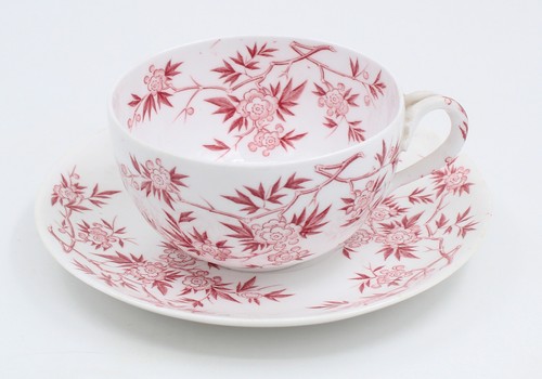 Grande tasse sous à - grande,