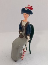 PIXI LA FEMME ASSISE
