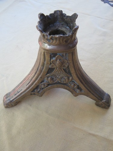 Pied bougeoir religieux - pied,