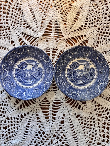 Paire jolies assiettes - jolies,
