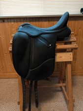 Wintec Isabell Dressage Saddle  17.5" Adjustable Hart Panel