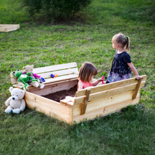 Bac à sable en bois avec