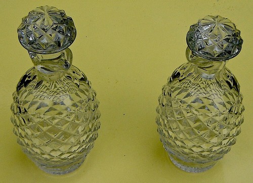 Pair crystal pineapple - of,