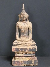 Ancien Bouddha LANNA en Bois