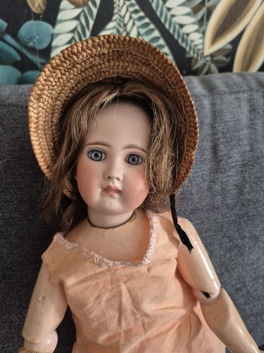 Poupée ancienne bouche